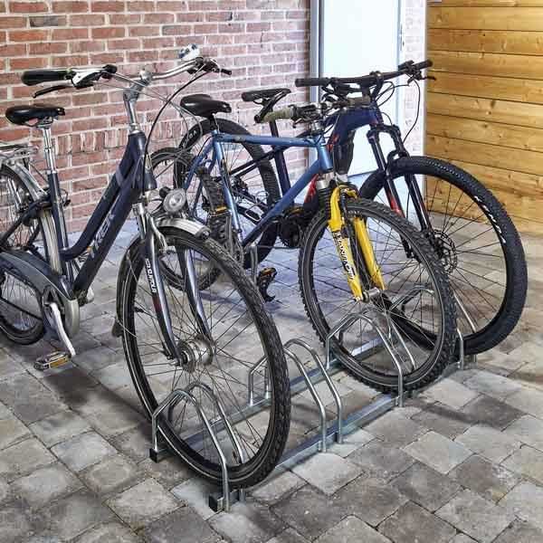 Range 4 vélos : 3 largeurs de pneus