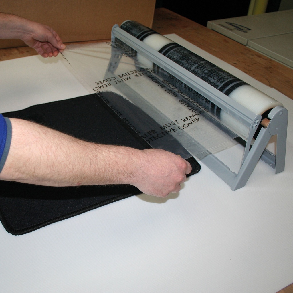 Protecteur de tapis de sol auto-adhésif