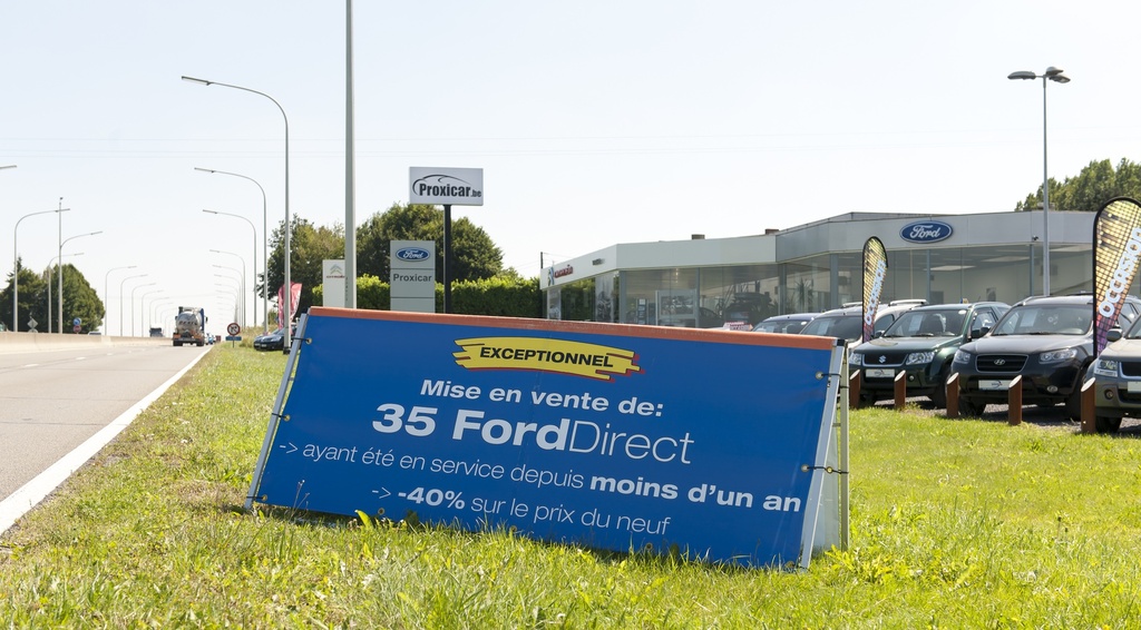 Draagbaar dubbel displayframe voor zachte vloeren