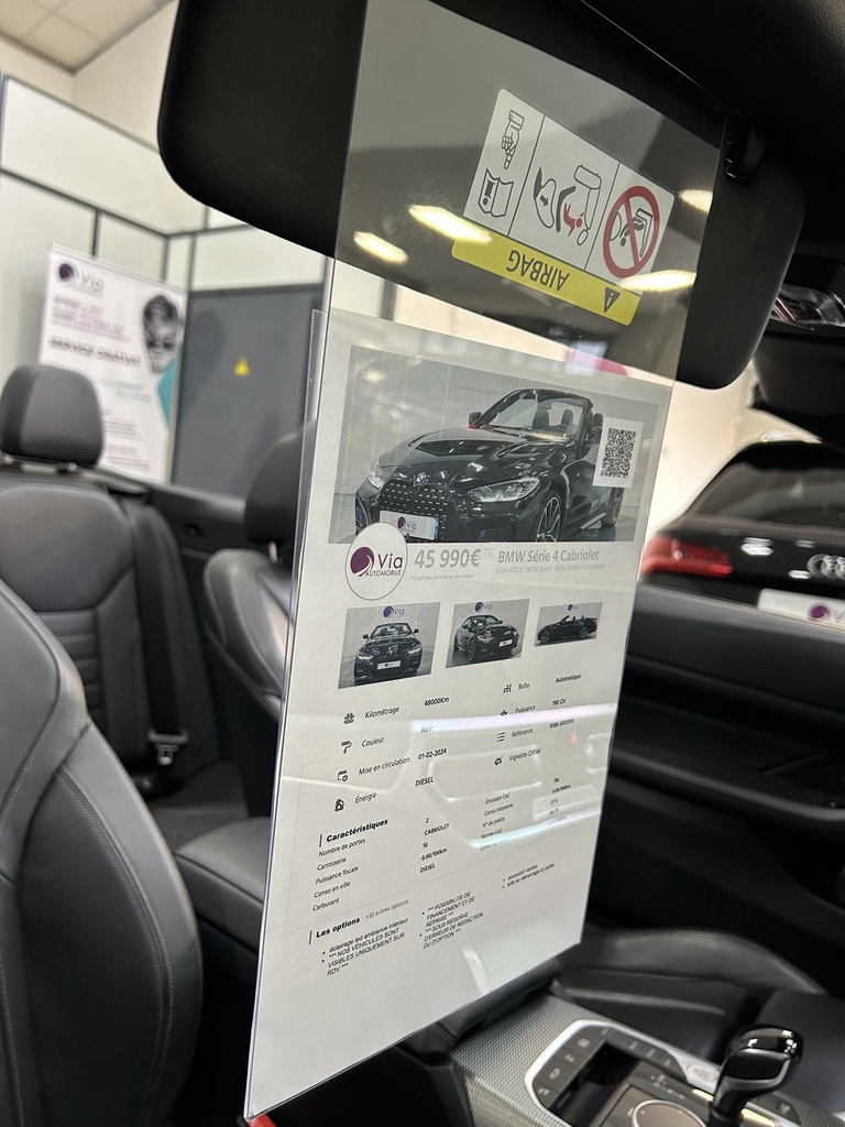 Verkoopkaarthouder voor zonneklep van polycarbonaat